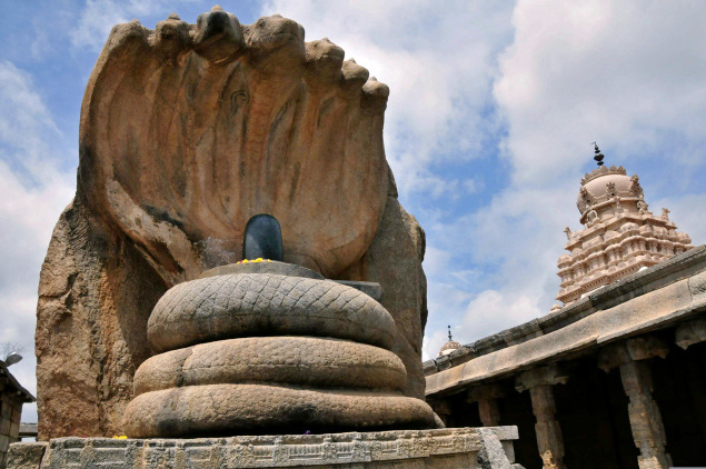 Lingum w/ Coiled Naga, Lepakshi Temple
